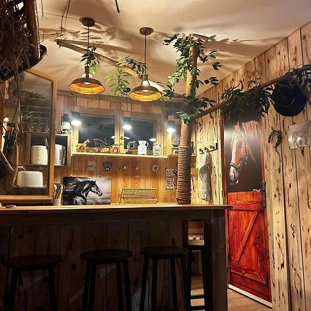 Les Chambres De Paulette A Theme Le Ranch Sainte-Marie Exterior foto