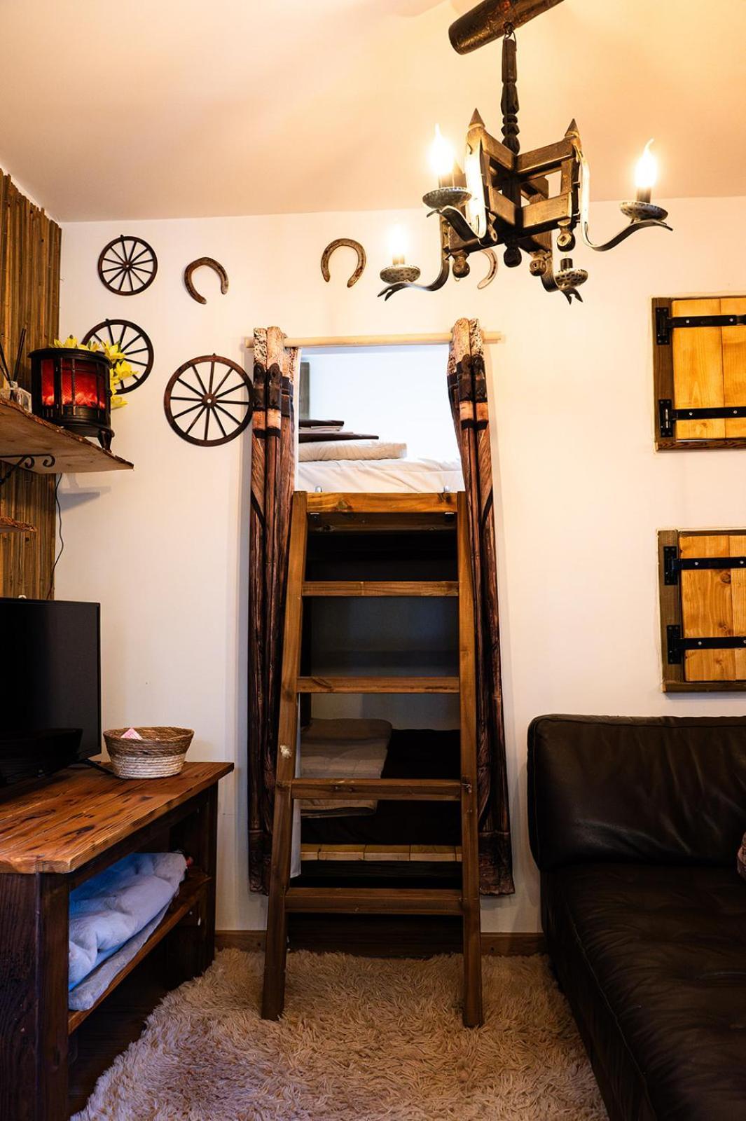 Les Chambres De Paulette A Theme Le Ranch Sainte-Marie Exterior foto