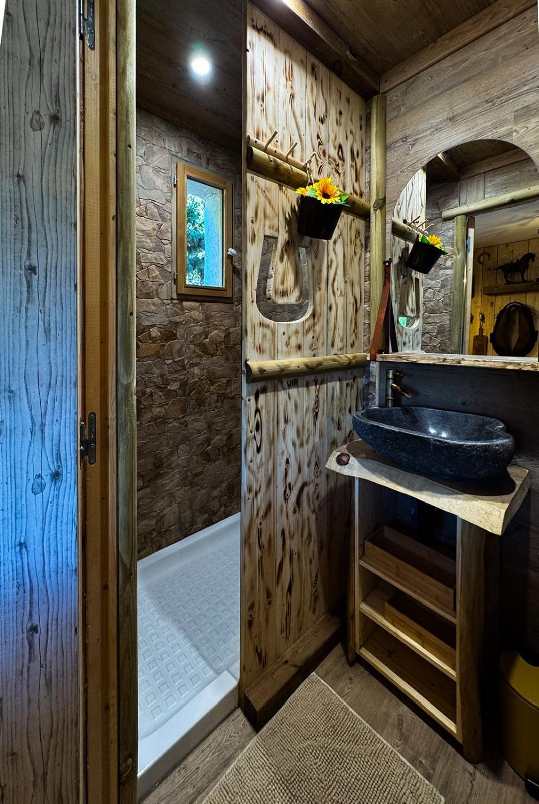 Les Chambres De Paulette A Theme Le Ranch Sainte-Marie Exterior foto